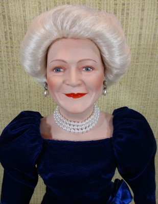 Danbury Mint America's First Lady Barbara Bush Doll In Inaugural Ball Ensemble
