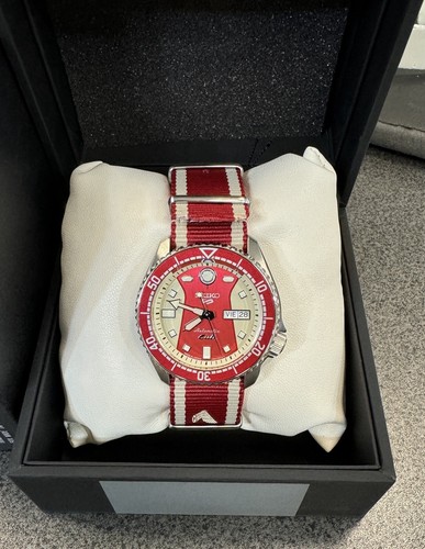 Pre-owned Seiko 5 Sports Men's Honda Super Cub Limited Edition Automatic Watch Srpl23 Red