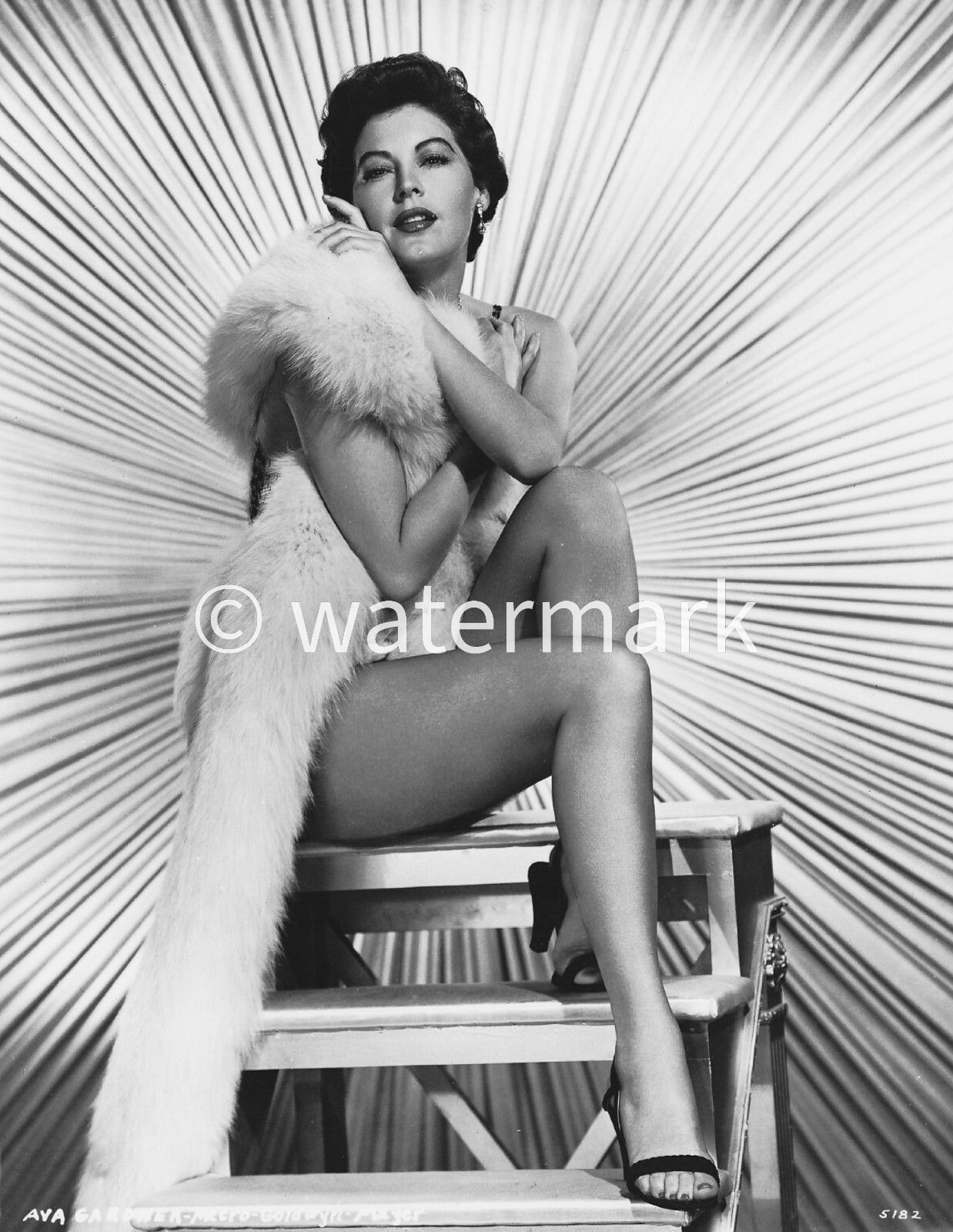 AVA GARDNER - 8x10 Photo - Alluring Film Still Dark-Haired Beauty Publicity Stil