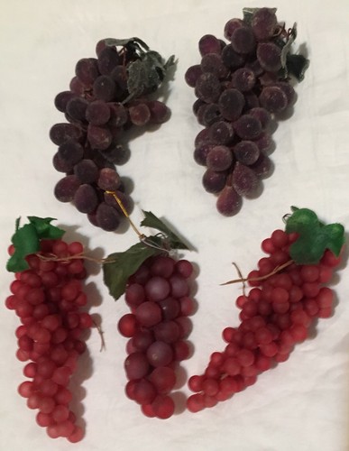 Lot of 5 Bunches Plastic Red Purple Kitchen Hanging Grapes Leaves