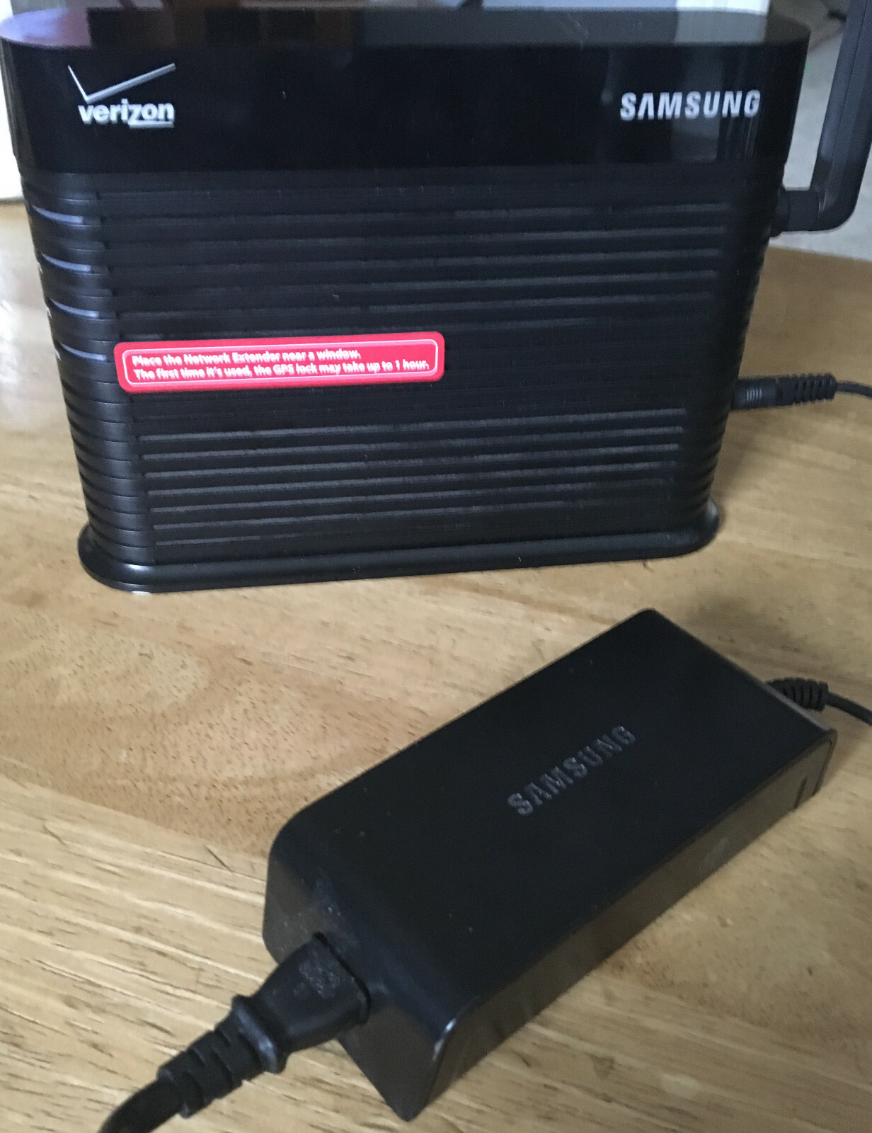 Samsung Verizon SCS-2U01 Network Extender Wireless Signal Booster Genuine