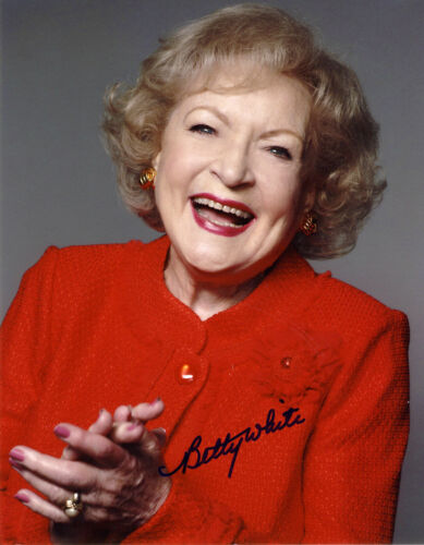 Betty White Autographed Signed 8x10 Photo ( The Golden Girls ) REPRINT