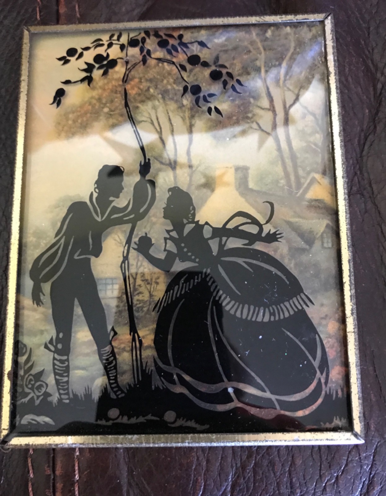 TWO ANTIQUE SILHOUETTE /SHADOW PICTURES LOVE COUPLES ON  BUBBLE GLASS 3.5 x 4.5
