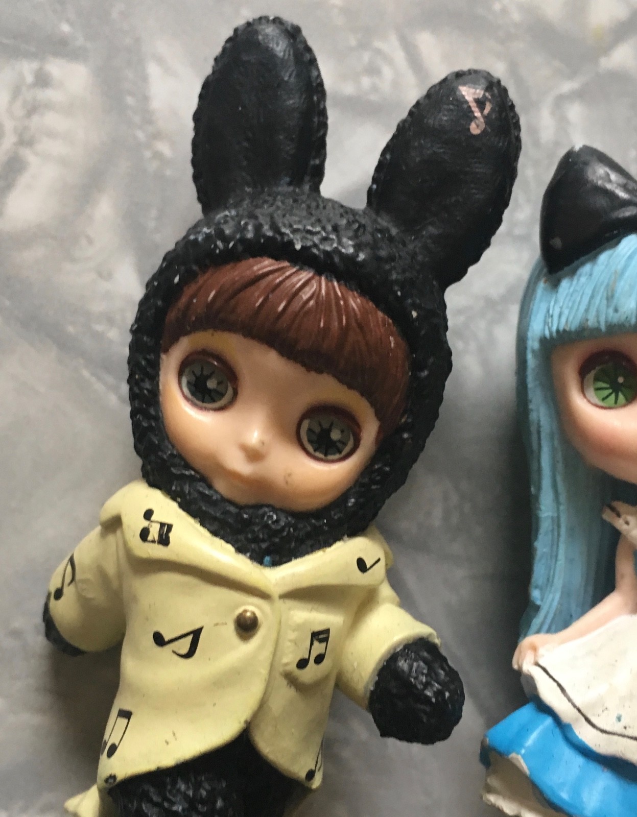 Lot of 2 2006 Blythe Belle figures Alice in Wonderland Black Bunny Japan Takara