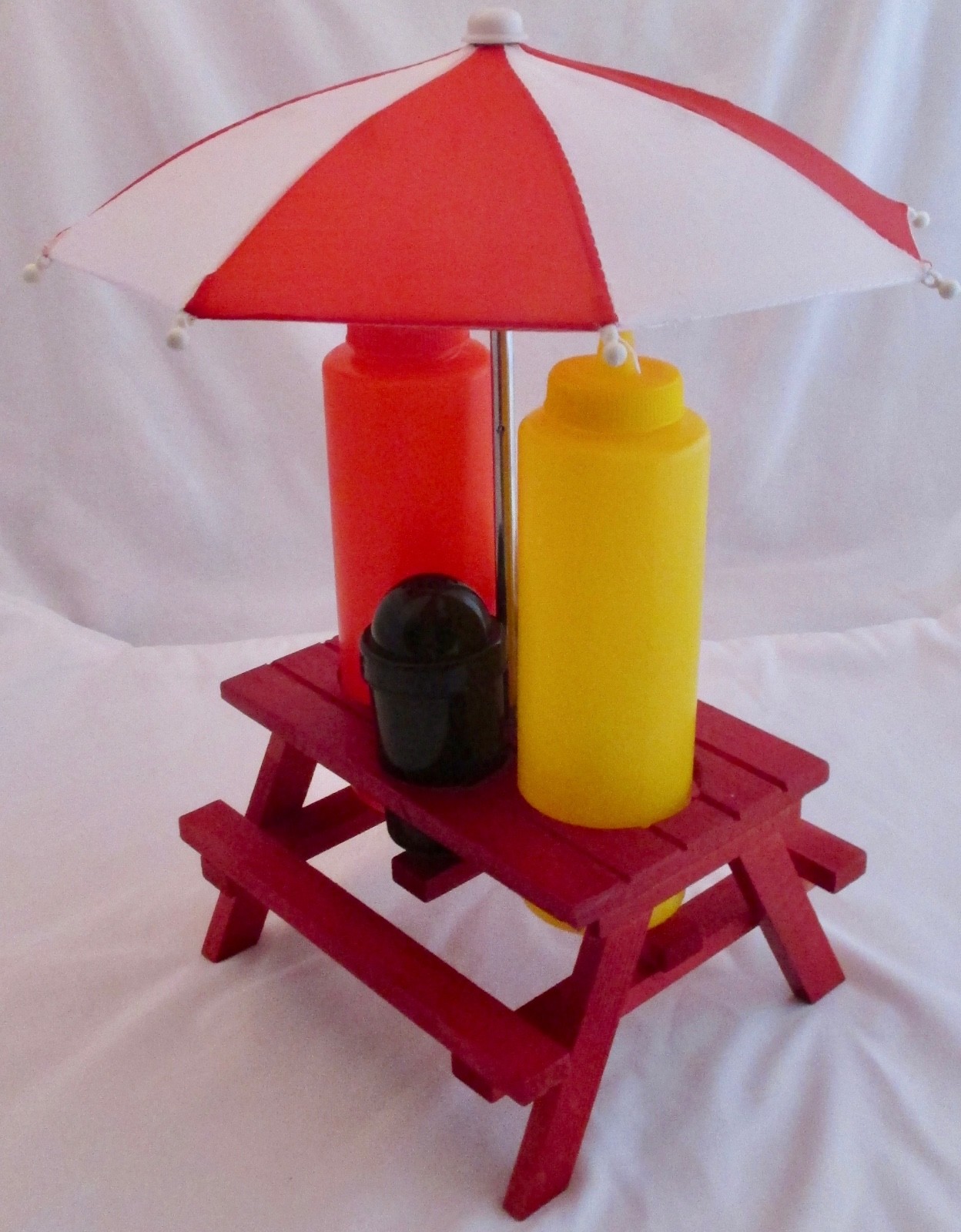 Picnic Table Condiment Set Salt Pepper Shakers Ketchup Mustard Bottles Umbrella