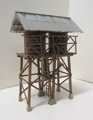TWIN WATER TANKS. BUILT. WOOD. WELL-DETAILED. NICELY WEATHERED WATER TOWER. HO