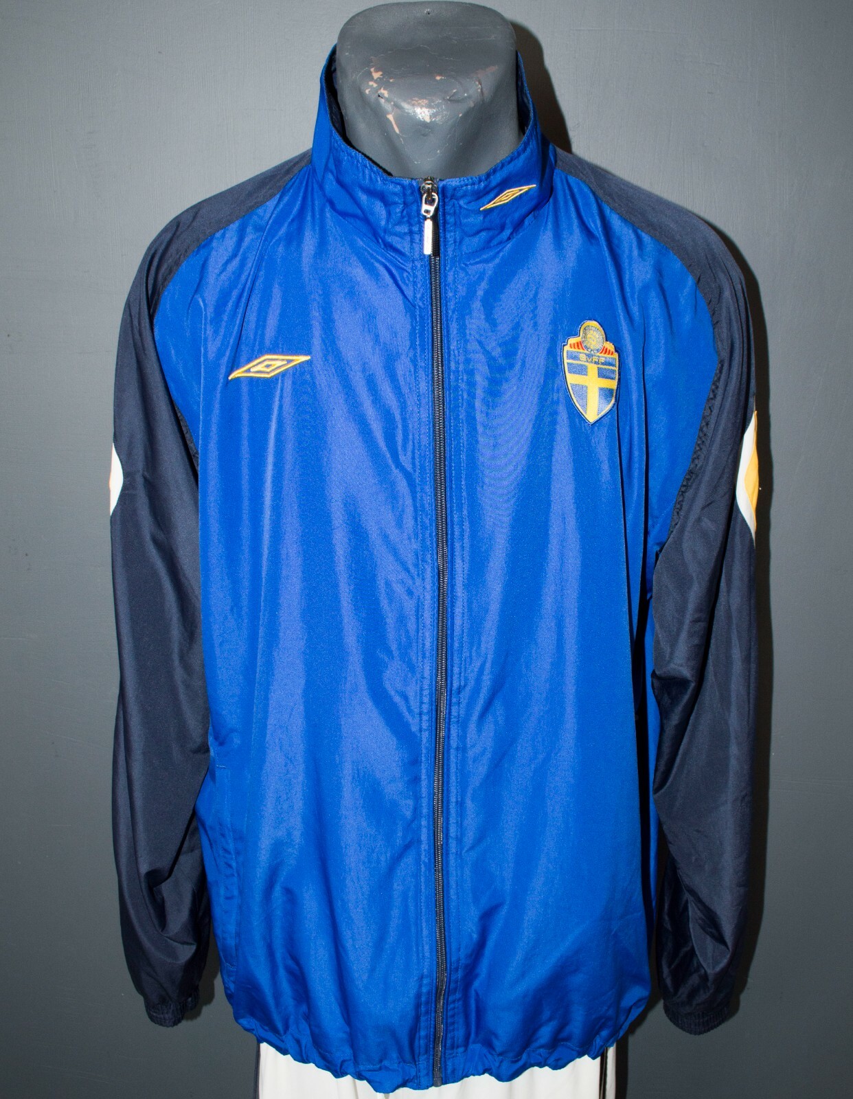 ウェア 00s umbro Sweden national team uniform SWEDEN 2000s FOOTBALL SOCCER TRACKSUIT UMBRO sz XS MEN BLUE