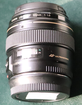 Canon EF 85mm f/1.8 USM lens