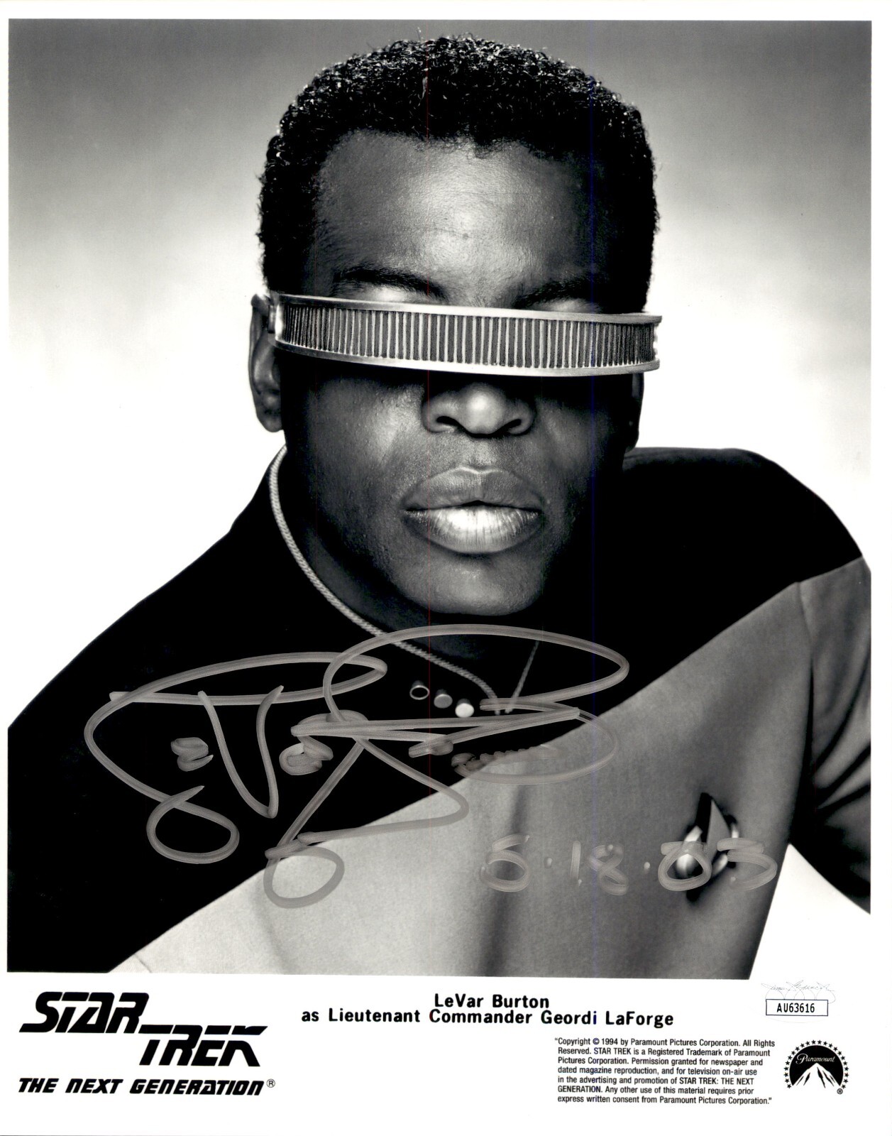 その他 LeVar Burton autograph Levar Burton Autographed 8