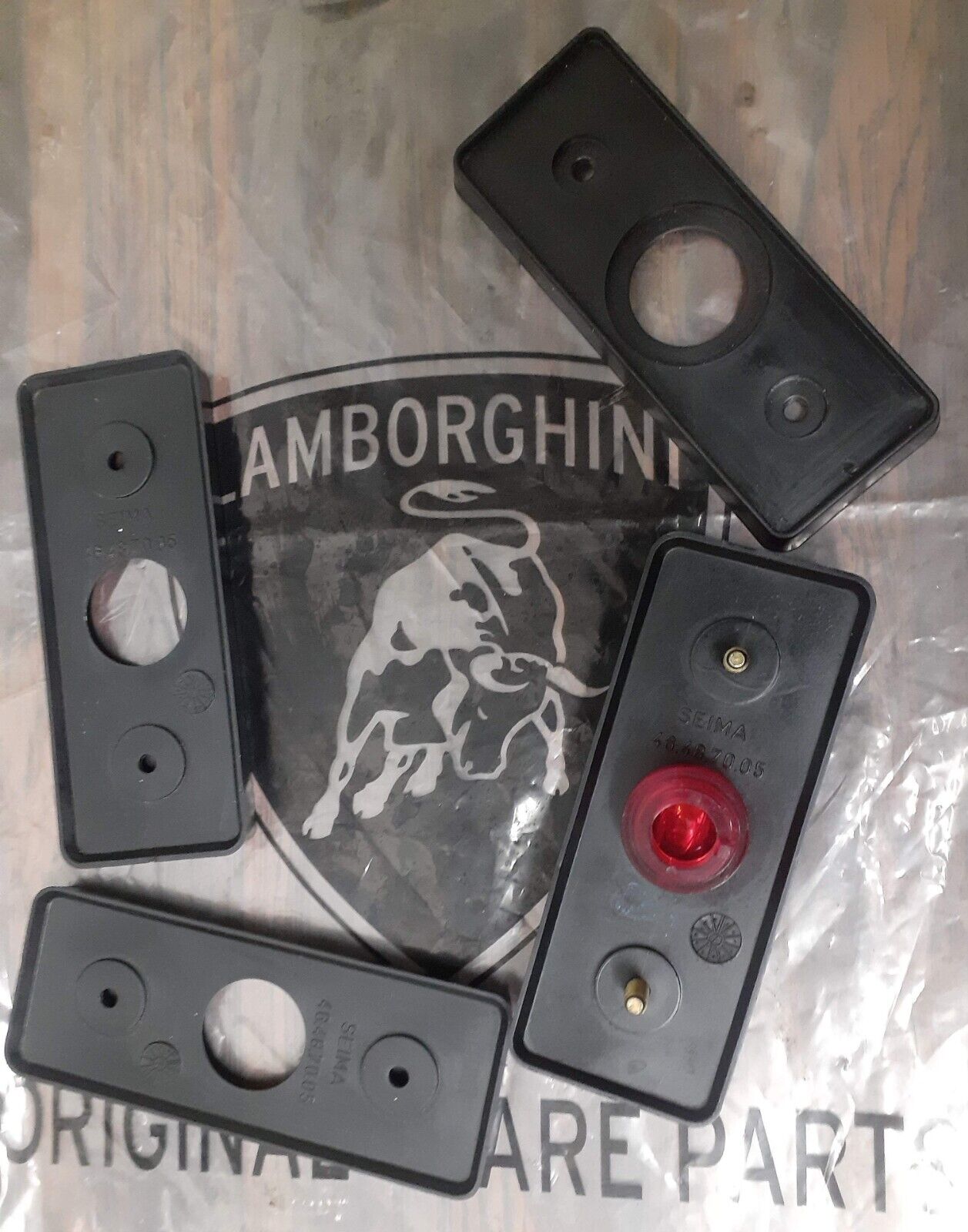 LAMBORGHINI COUNTACH JALPA LM002 SIDEMARKER LIGHT SEAL