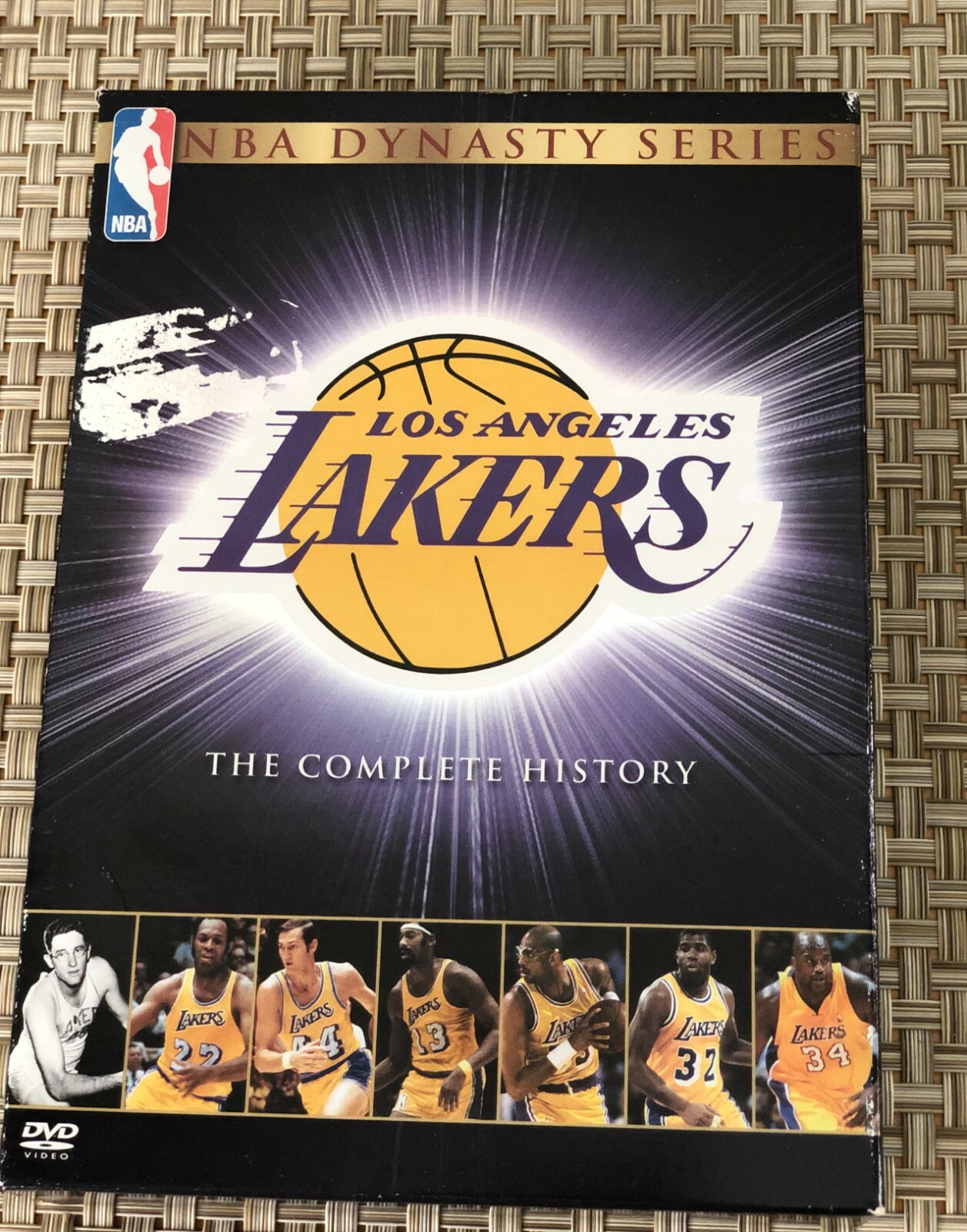 スポーツ・フィットネス Los Angeles Lakers: The Complete History Vintage NBA Dynasty Series LOS ANGELES LAKERS The Complete