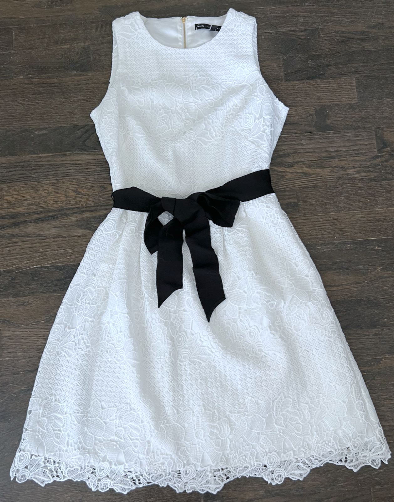 WHITE HOUSE BLACK MARKET ホワイトドレス サイズ6 WHBM_SL Collared