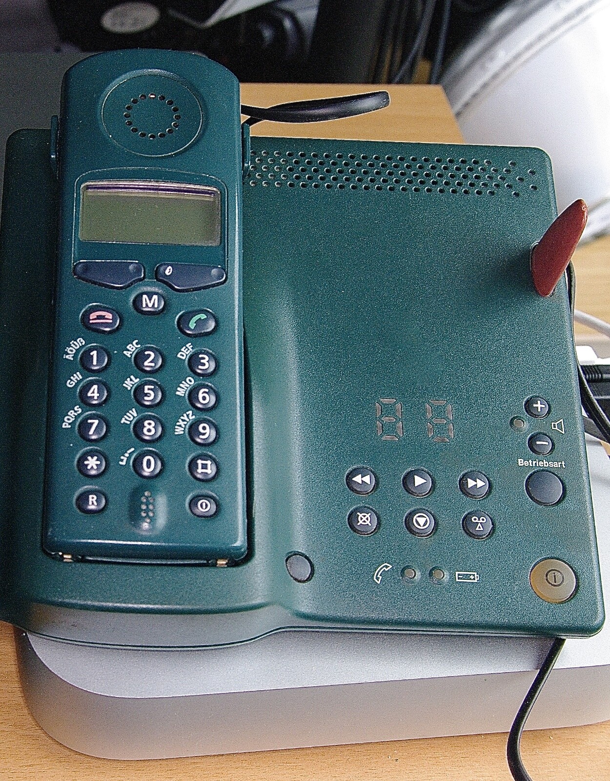 Grüne Telefonanlage Sinus 44AB mit Handgerät Sinus 44D 