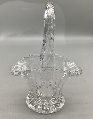 Vintage 1900 s-20 s Duncan Miller Clear Glass Brides Basket Wheel Cut Flowers