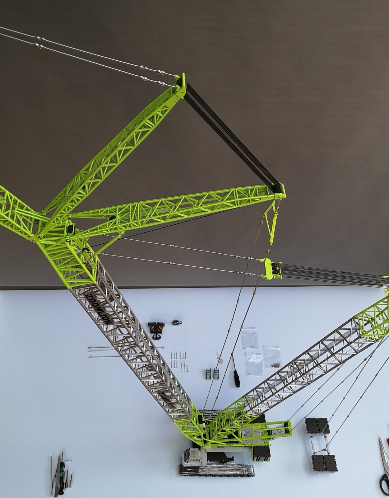 1/50 ZOOMLION ZCC9800W CRAWLER CRANE Construct Machine
