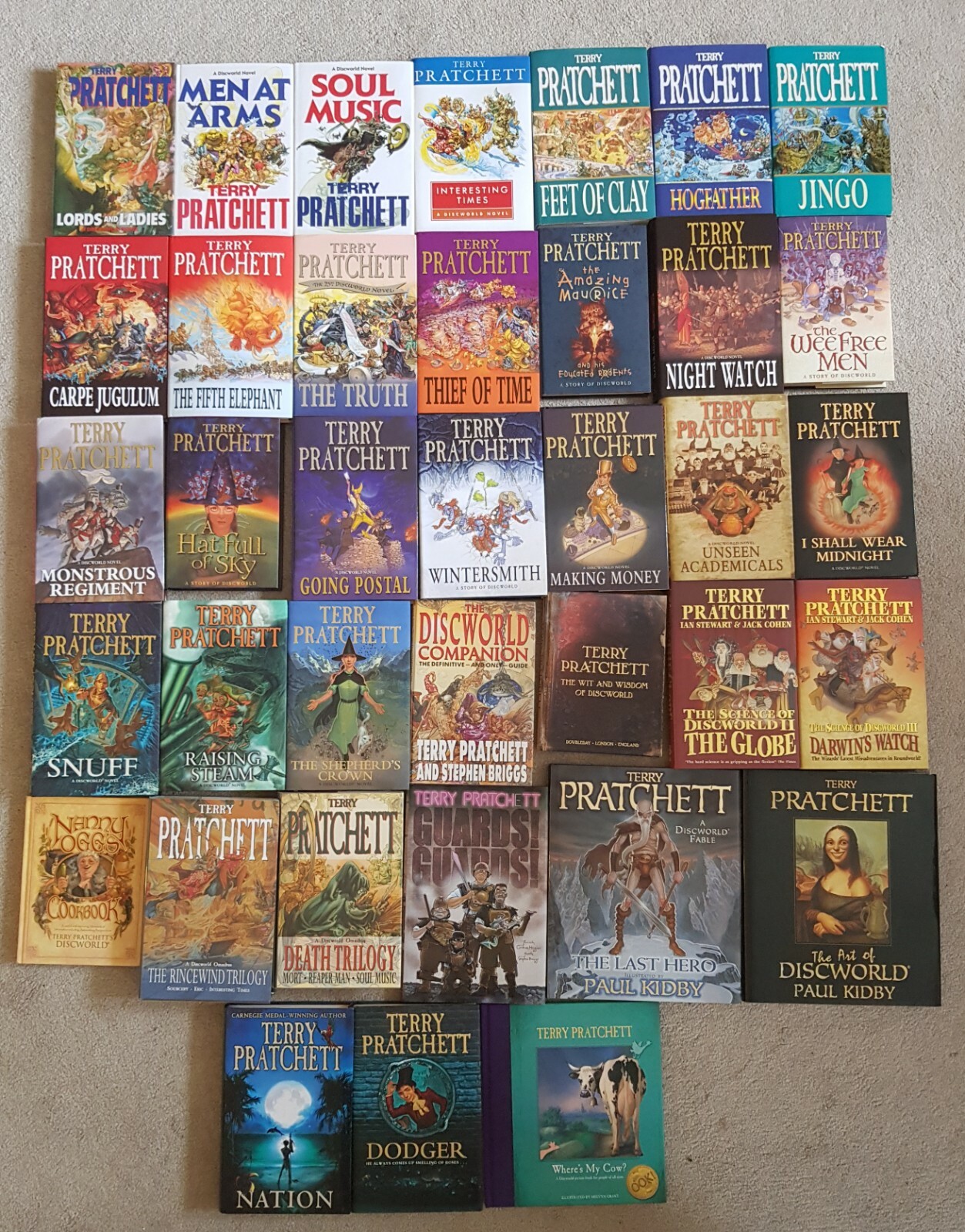 洋書 Terry Pratchett 18冊セット Collection of 37 Discworld & Terry Pratchett Hardbacks