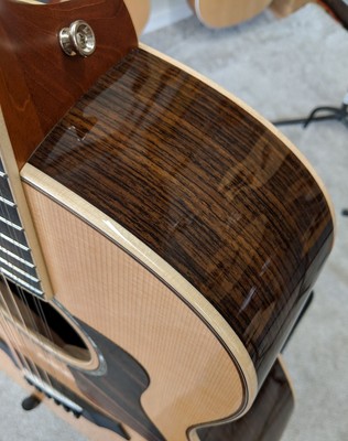 Taylor 858e East Indian Rosewood/Spruce Acoustic Electric Guitar