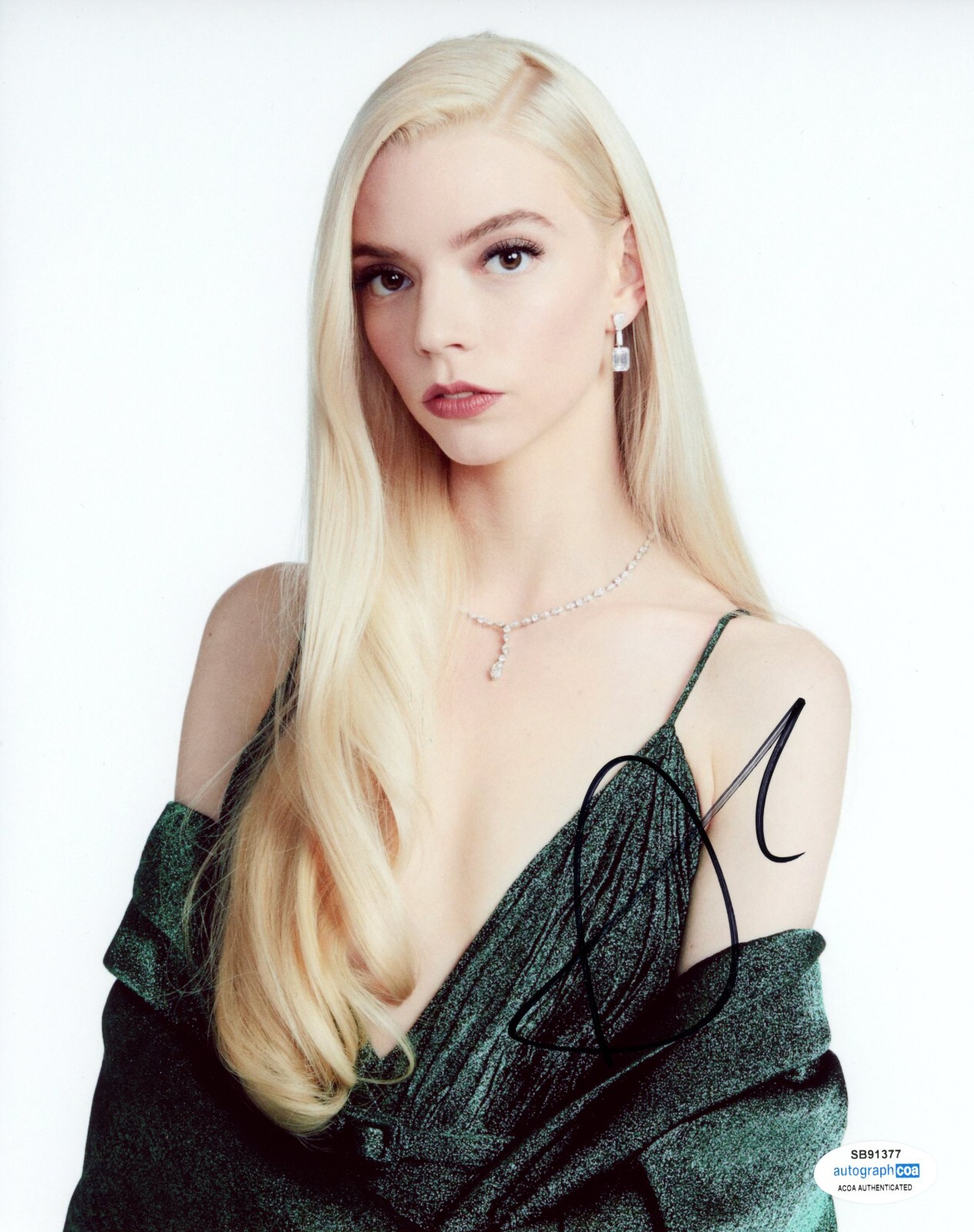 アニャ・テイラー=ジョイ直筆サイン入り超大型写真…Anya Taylor アニャ・テイラー=ジョイ直筆サイン入り超大型写真… - メルカリ