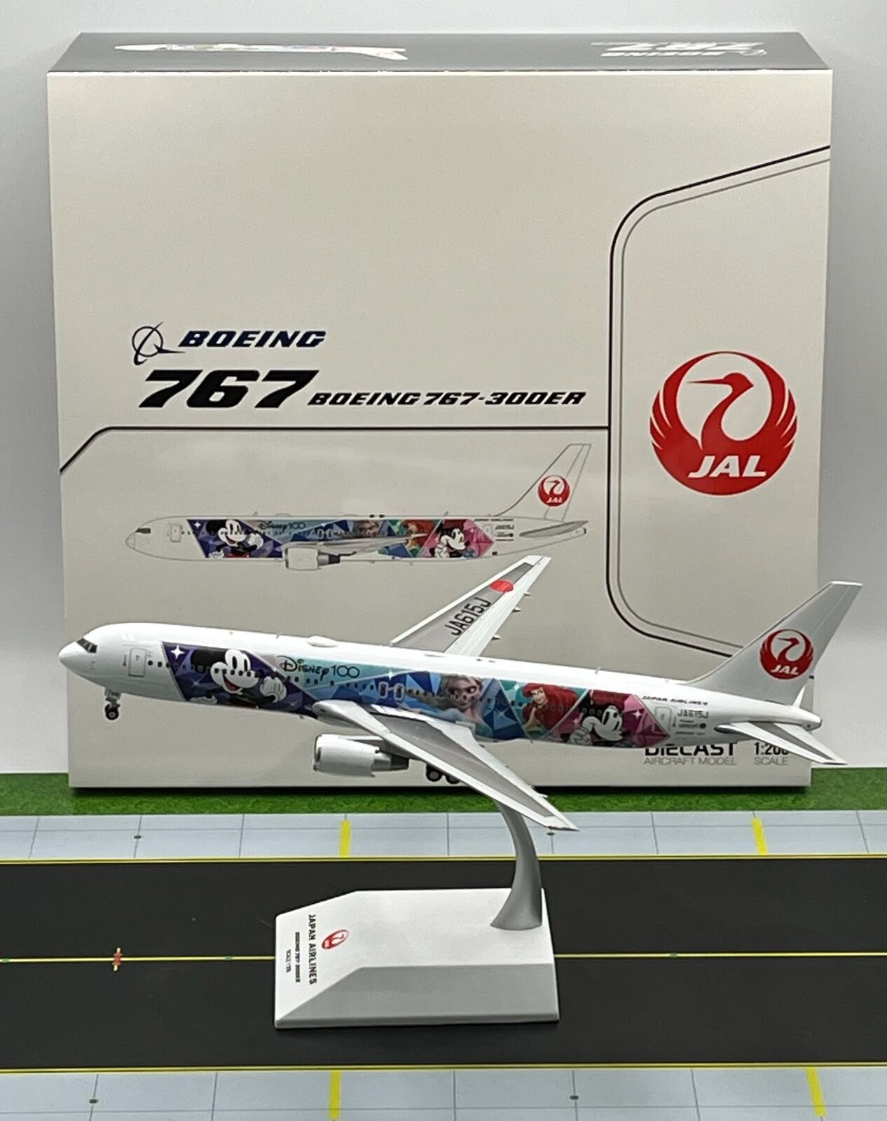 JC Wings SA2034 Japan Airlines B767-300ER Disney JA615J JC Wings SA2034 Japan Airlines B767-300ER Disney JA615J