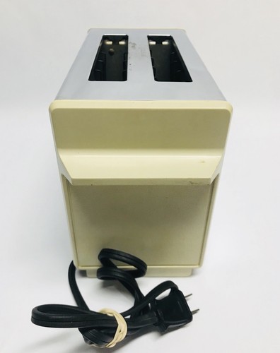 Vintage - McGraw and Edison - Toastmaster - B703 Wood Grain/Chrome Toaster