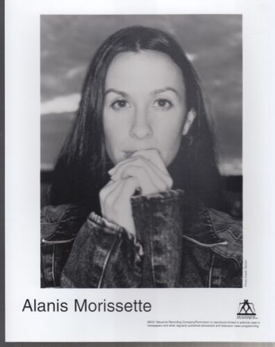 Alines Morissette press photo