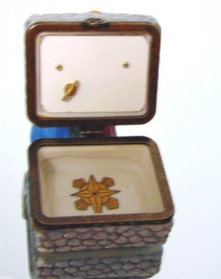 NEW Macys Store NATIVITY MUSIC BOX Holy Family Christmas Trinket Box Figurine!