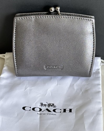 小物 old Coach leather porch coin case led old Coach leather porch coin case led - メルカリ