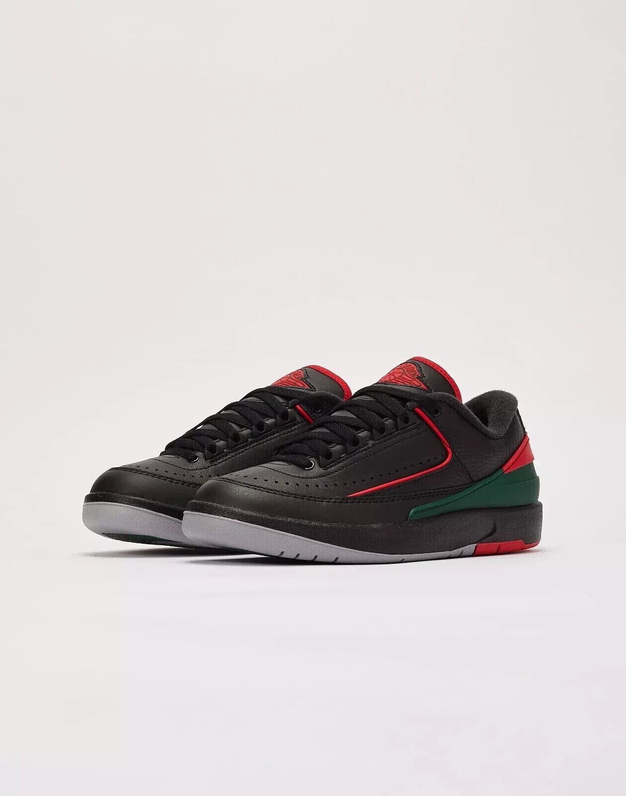 シューズ(男性用) WMNS AIR JORDAN 2 RETRO LOW SE WMNS AIR JORDAN 2 RETRO LOW – UNDEFEATED JAPAN