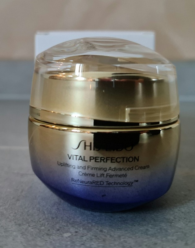 Shiseido Vital  Perfection Lifting Neuve Et Originale. Bien Lire L'Annonce Svp