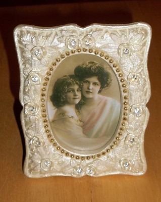 Pearl colored Resin small Picture Frame with Roses and jewels, Photo Frame