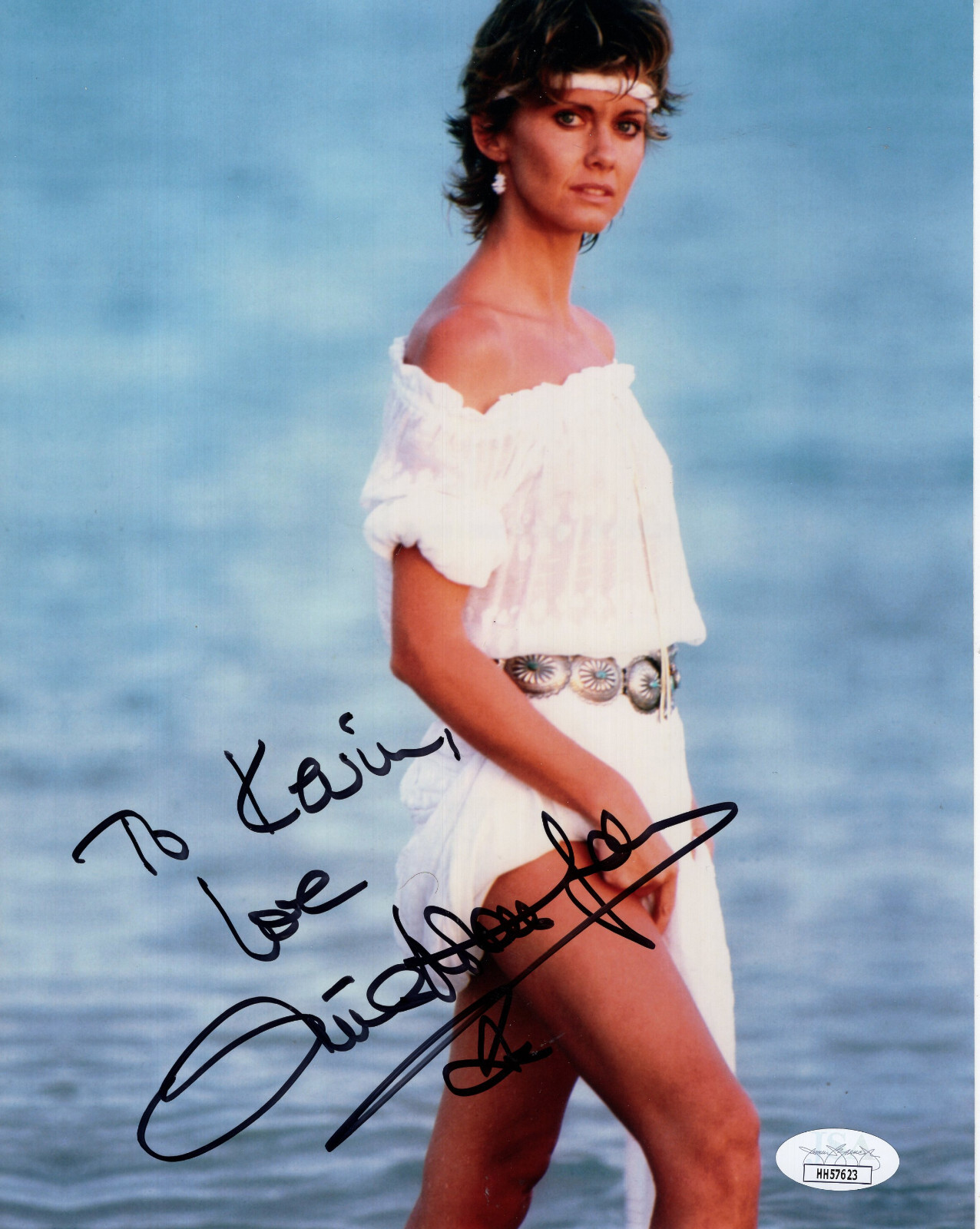 OLIVIA NEWTON JOHN HAND SIGNED 8x10 PHOTO VERY SEXY POSE TO