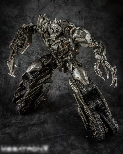 Dream Factory GOD-11s Leader Tank Megatrron - Battle Damaged