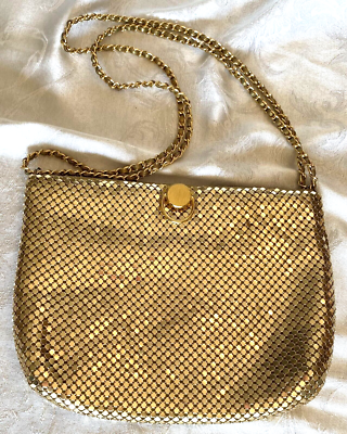 Bueno vintage purse shop