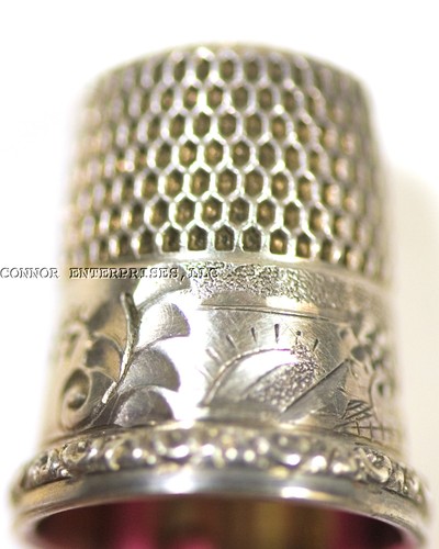 ORNAMENTAL STERLING SILVER THIMBLE 1002