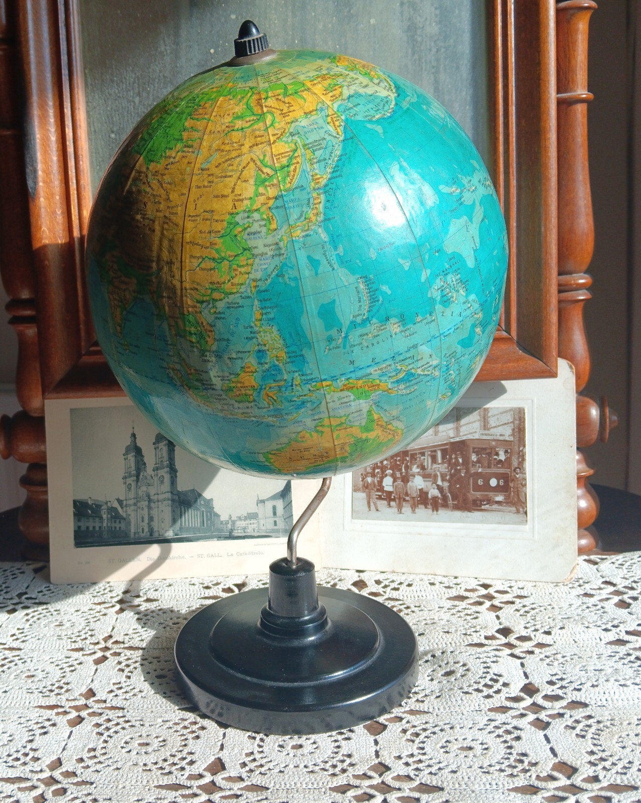 /GVD globe decade globe real docum… $_57.JPG?set_id=880000500F