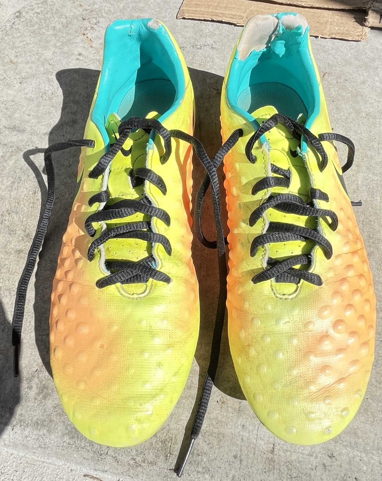 Nike Magistax Onda II TF Soccer Shoes 844417-708 Mens Size 9