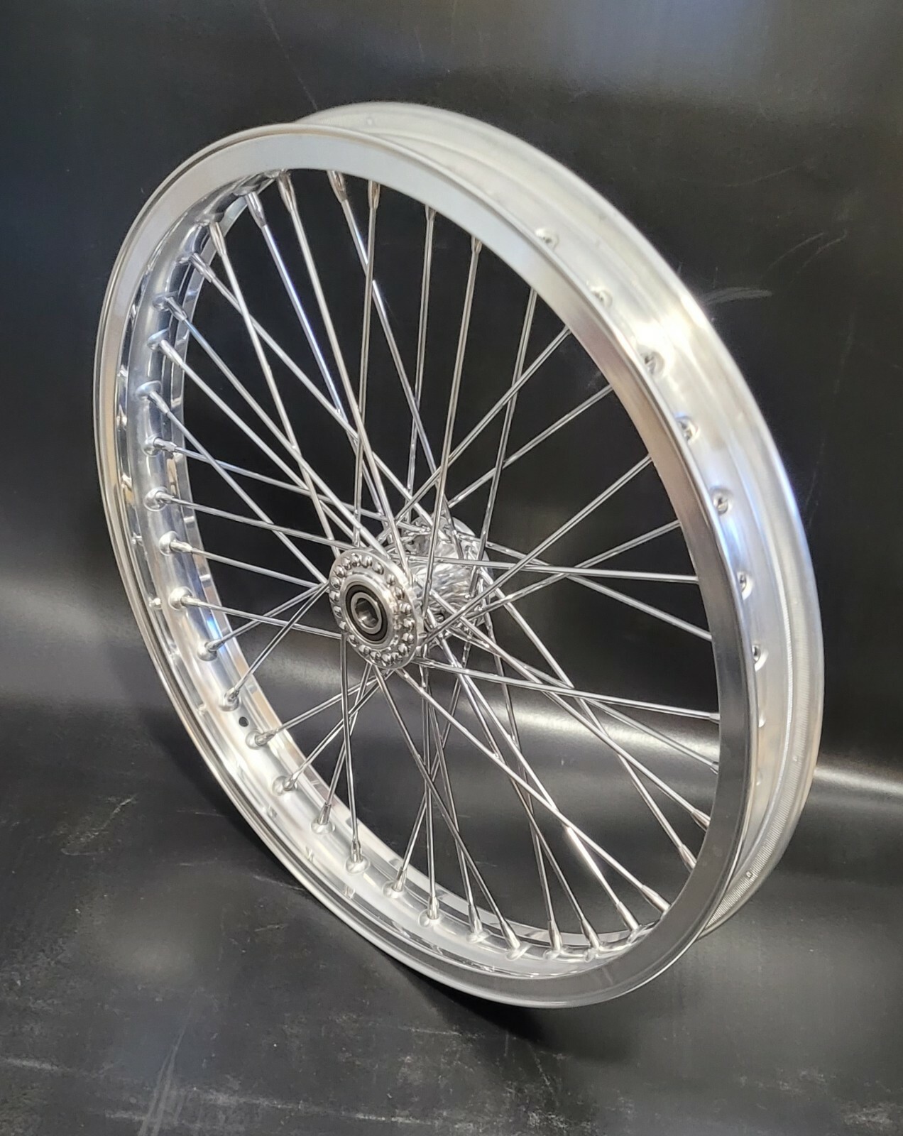 DBH ウィール V-Twin Mfg. 40 Spoke Chrome Rear Wheel Assembly For Harley