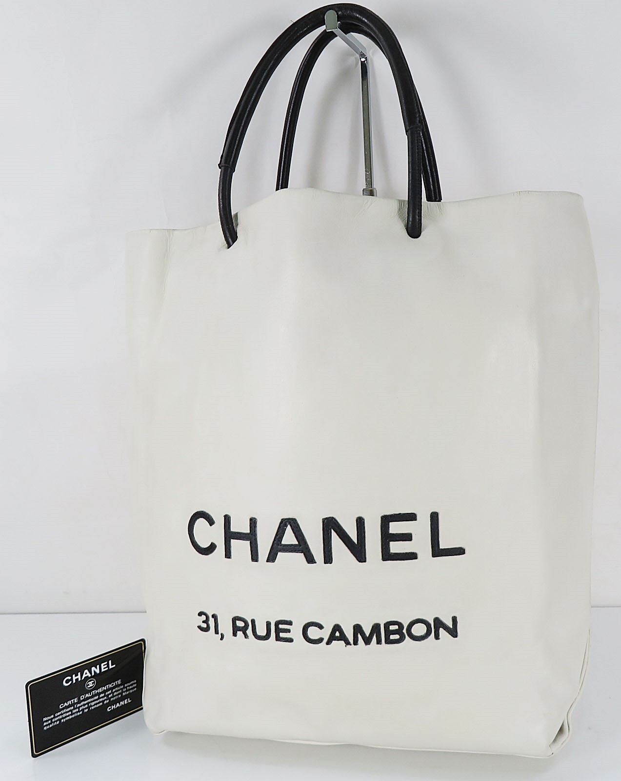 Auth CHANEL 31 RUE CAMBON White Leather Tote Shoulder Bag Auth CHANEL 31 RUE CAMBON White Leather Tote Shoulder Bag