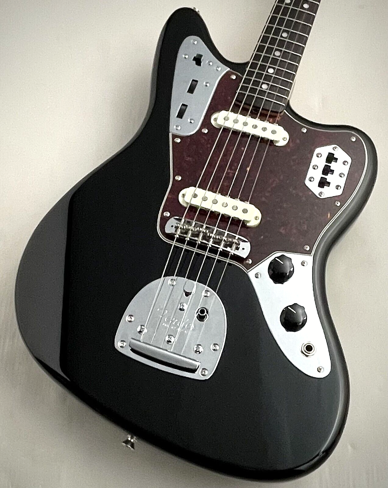 Fender FSR Made in Japan Traditional 60s Jaguar Black MHC Fender FSR Made in Japan Traditional 60s Jaguar Black MHC