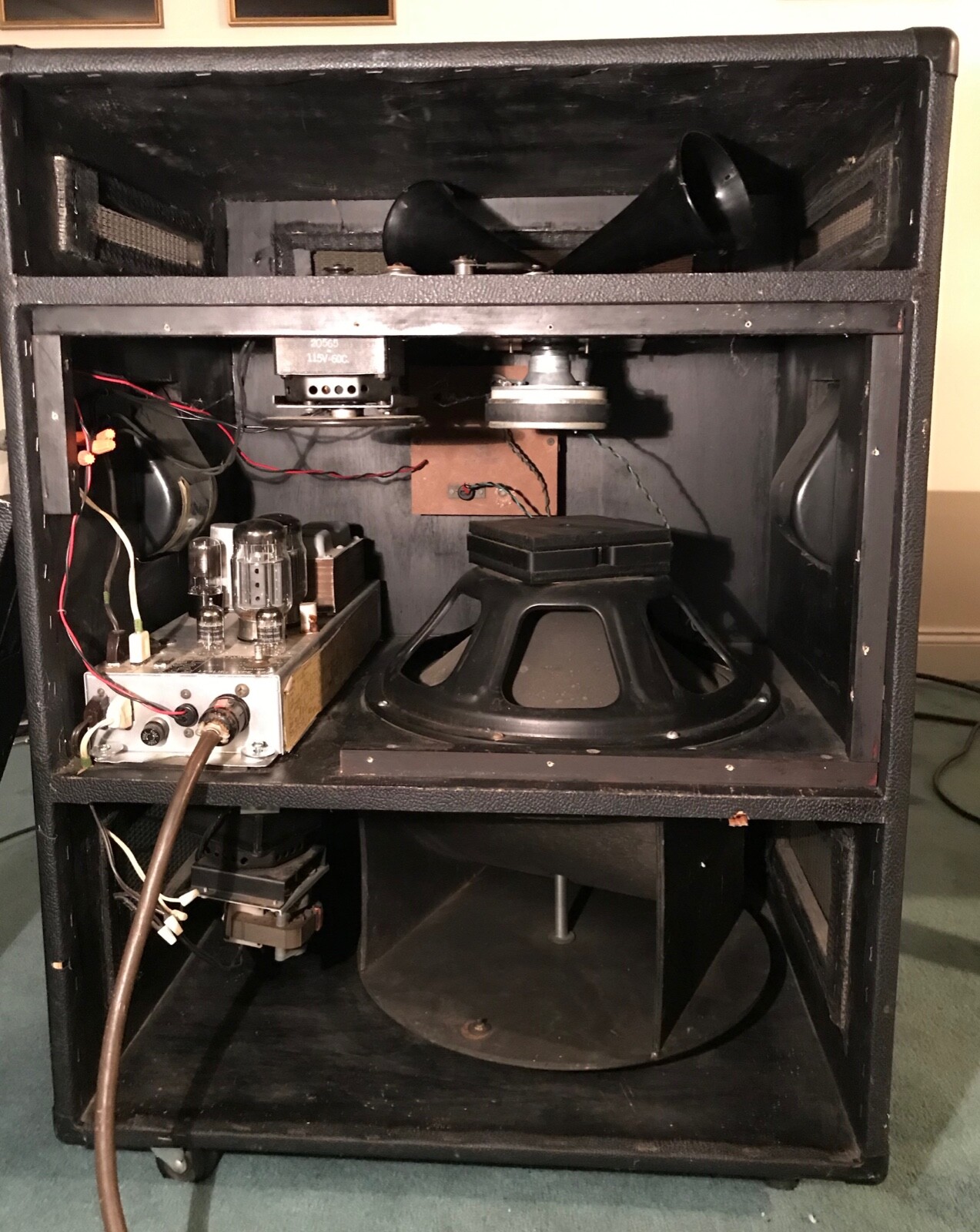 Leslie 122 suitcased