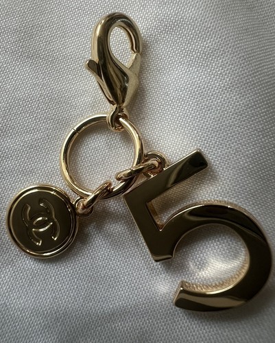 CHANEL ゴールドトーン キーホルダー CHANEL Charm 2023 Holiday Christmas Limited Edition Novelty