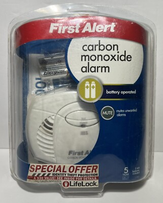 First Alert CO400 Carbon Monoxide Alarm Detector Loud 85dB - Brand New
