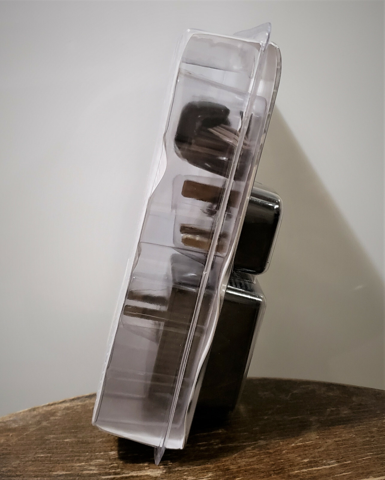 NEW SWISS GEAR INTERNATIONAL CONVERTER / ADAPTOR PLUG KIT w/ Pouch & Fuse