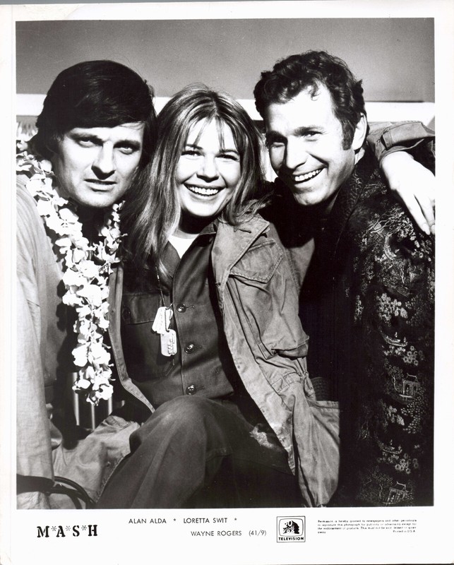Original Cinema Vintage Still Photo Tv Show M*A*S*H Alan Alda Loretta Swit