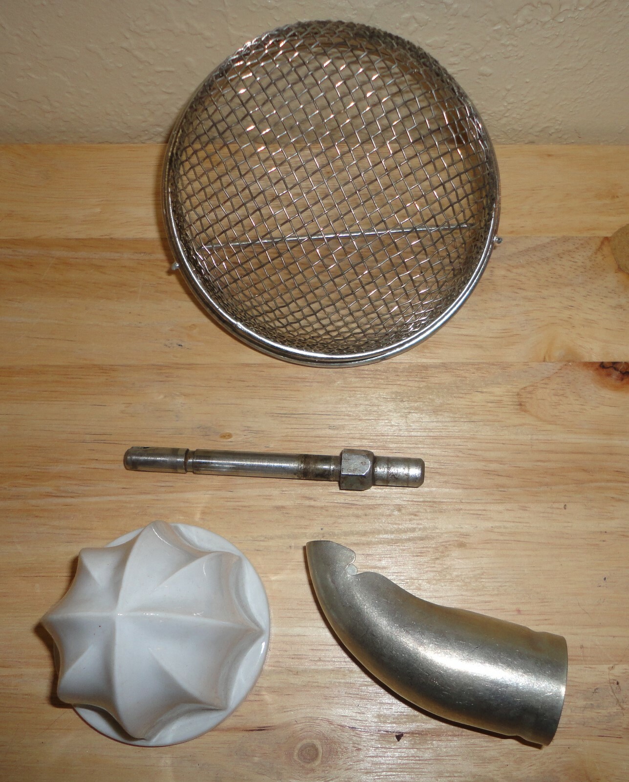 Sunbeam Mixmaster - P-9262 Green Juicer Bowl in Original Box