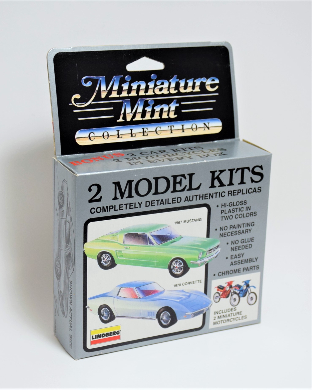 Lindberg 72302 HO Scale 1967 Ford Mustang & 1970 Chevy Corvette Model Kit Set
