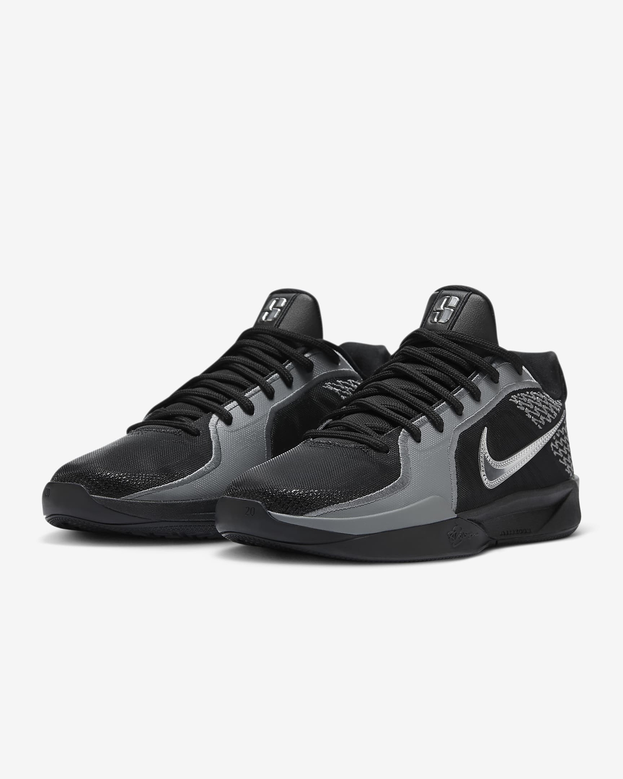 NIKE SABRINA2 ファーストカラー　30cm 黒タグ付き美品！！ NIKE SABRINA2 ファーストカラー 30cm 黒タグ付き美品