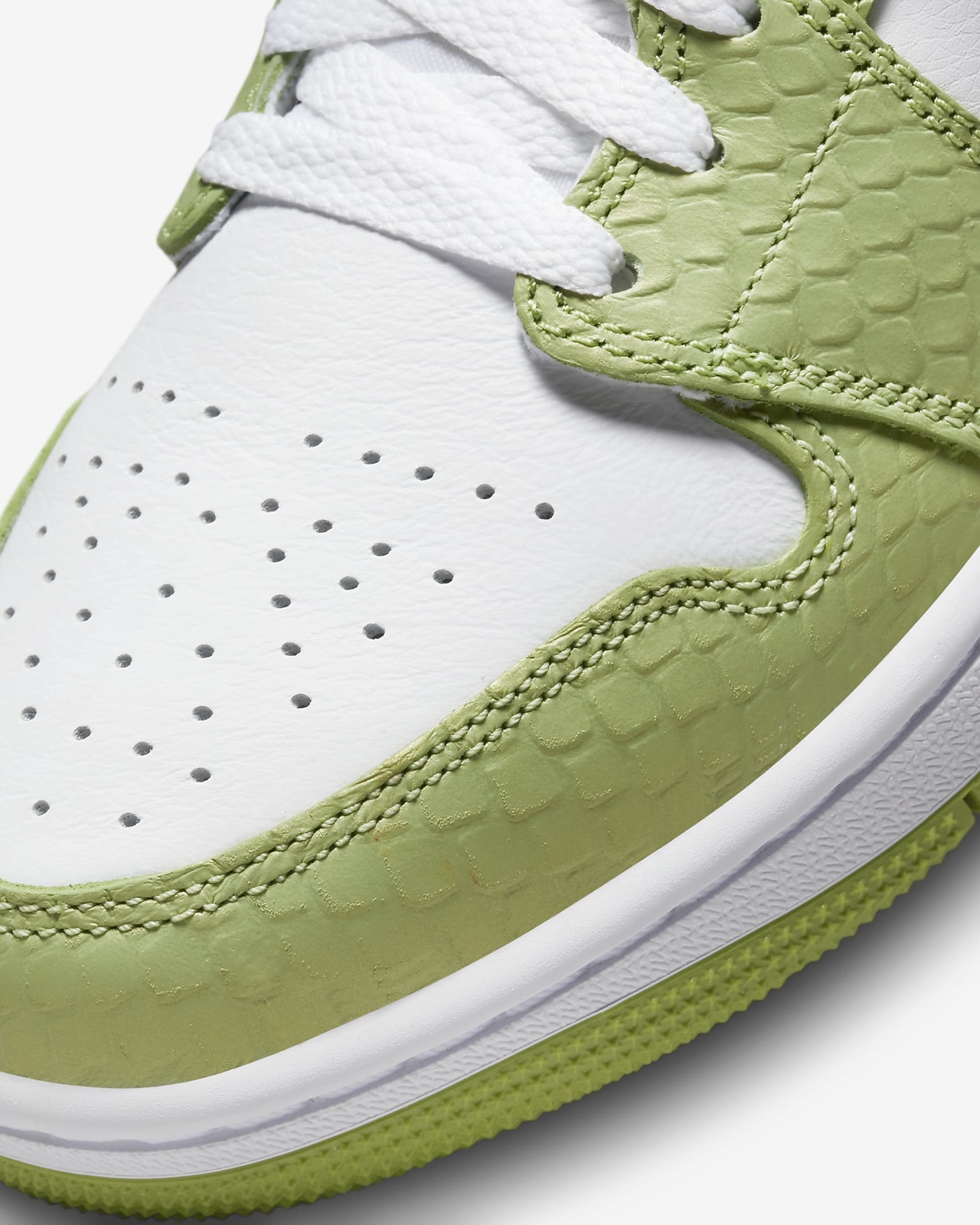 Pre-owned Jordan Women's Air  1 Mid Se White Vivid Green Snakeskin Brand Dv2959-113 In White/white/vivid Green