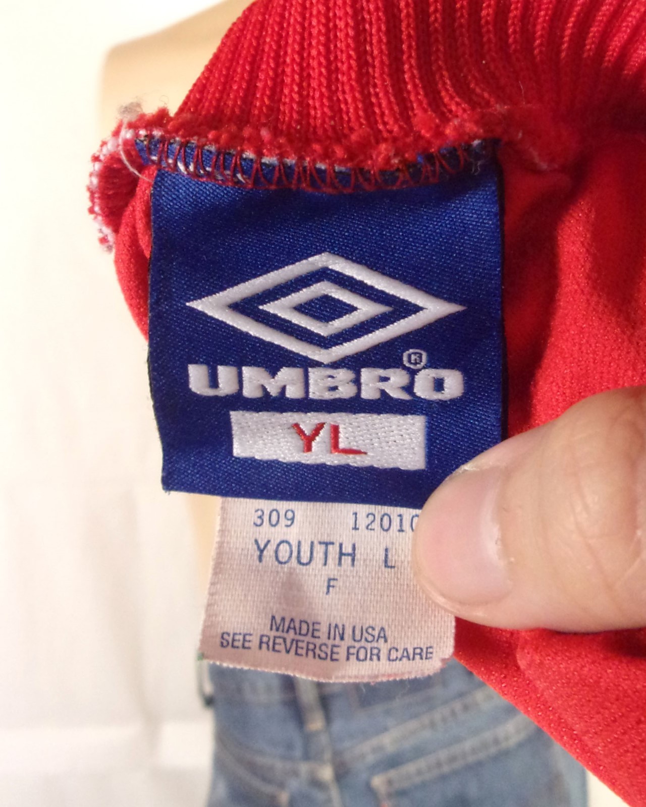 vtg 90s euc Umbro Red White Classic Logo Nylon Glanz Soccer Jersey Shirt USA YL