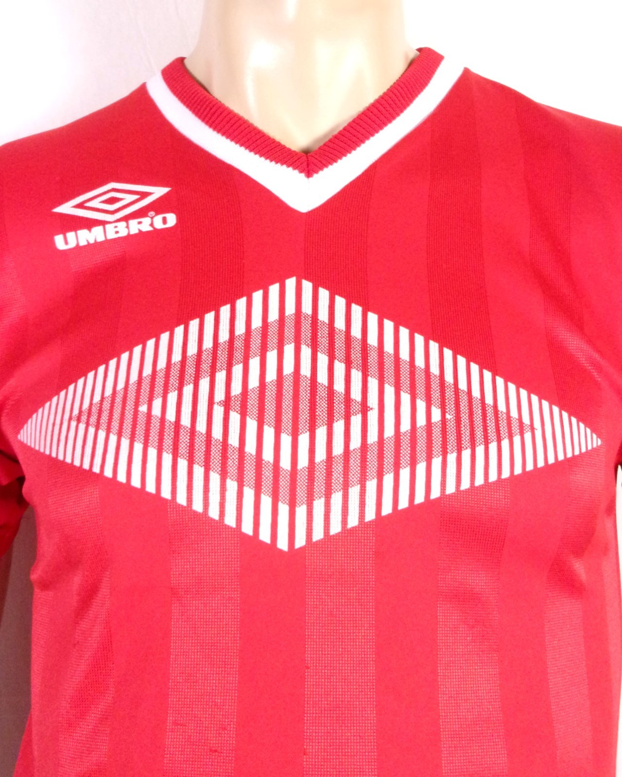 vtg 90s euc Umbro Red Classic Logo Nylon Glanz Soccer Jersey Shirt USA sz YL